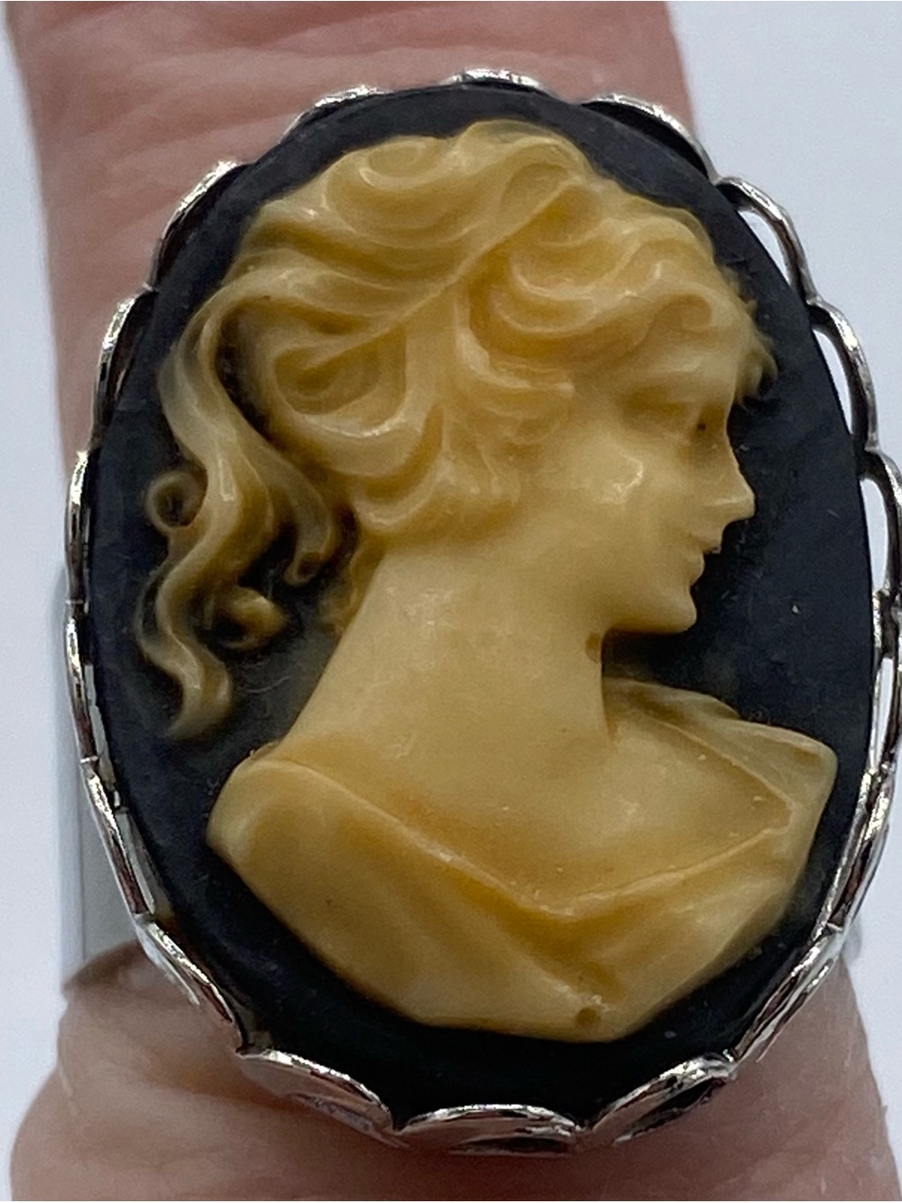 Vintage Classic Victorian Black and Cream Cameo Adjustable Ring - Women Jewelry